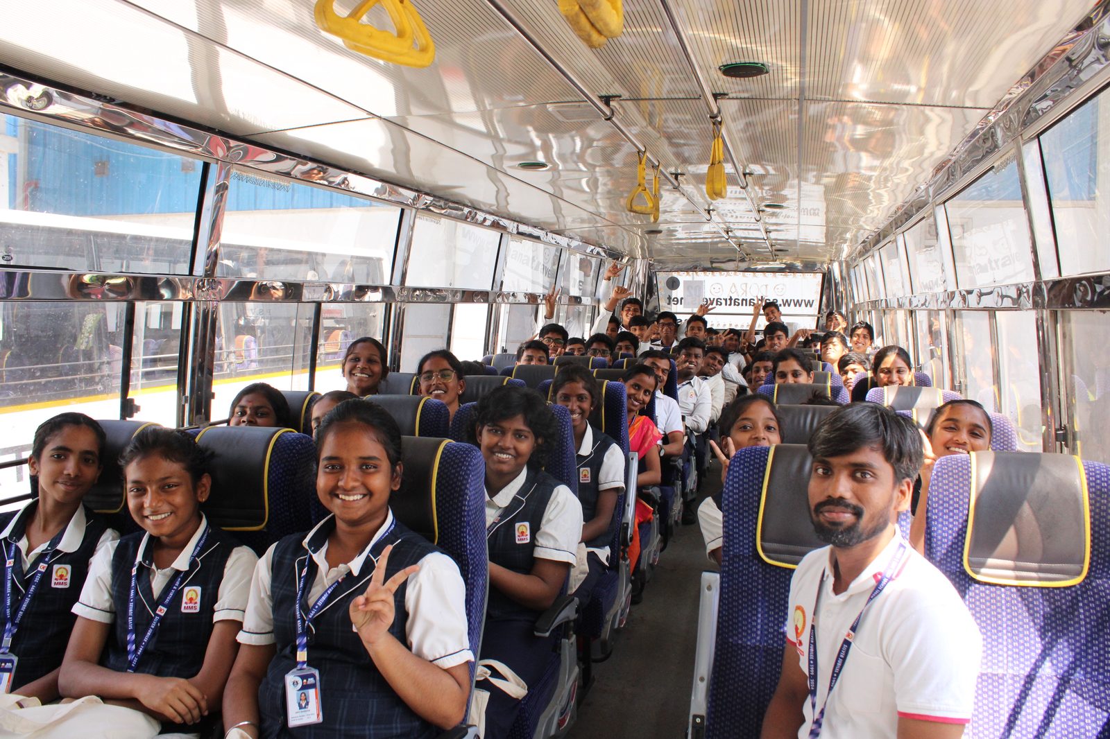 MMS students and staff setting off for the Ather Energy visit