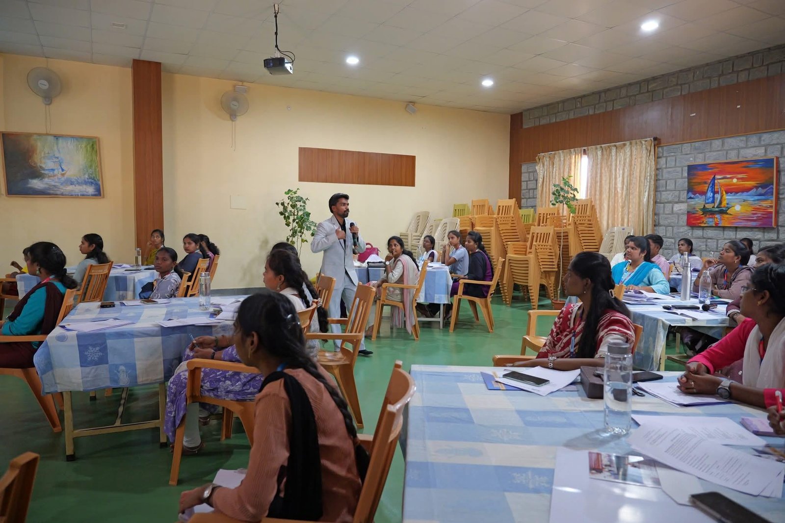 Training B.Ed college students in technology integration