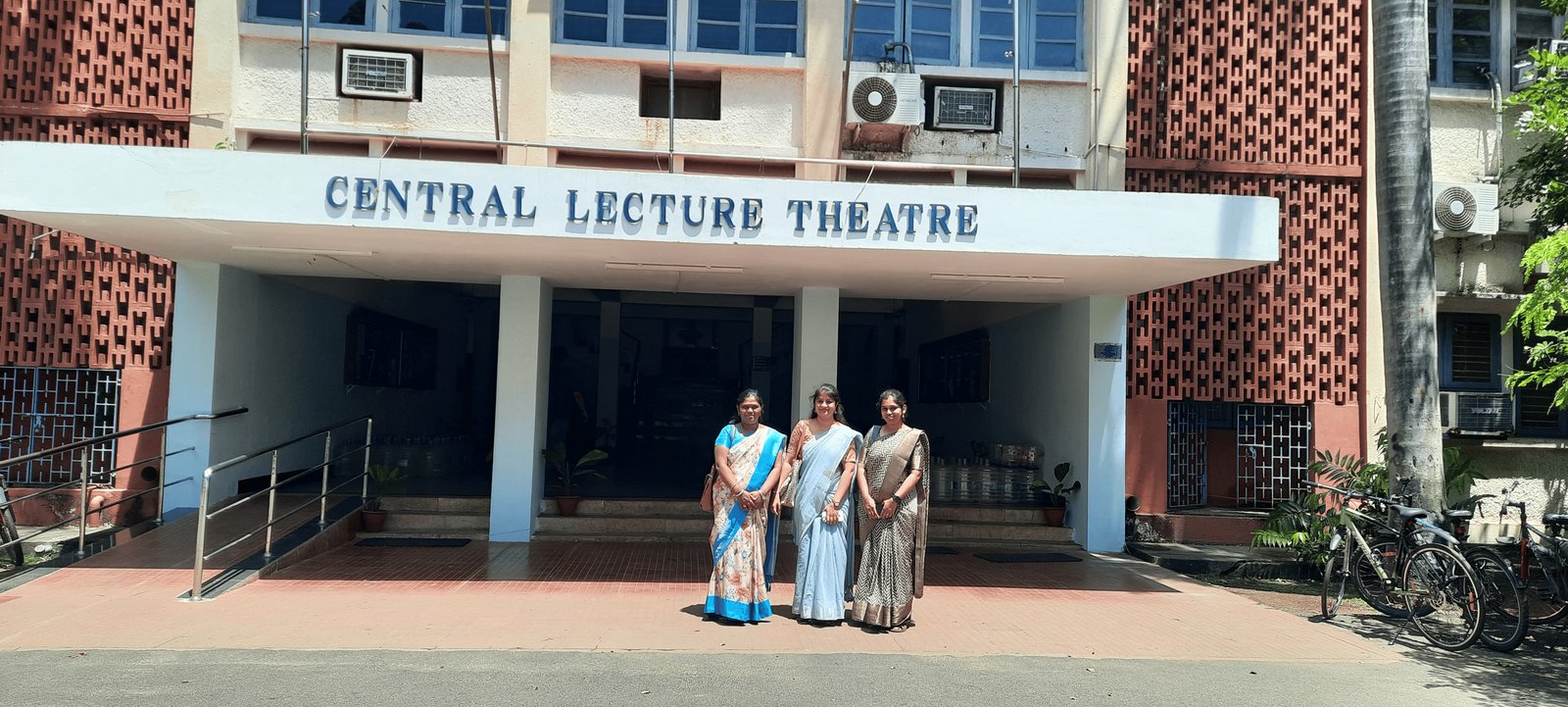 MMS teachers at the Central Lecture Theatre, IIT Madras